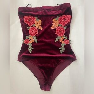 ♥️ velvet floral bodysuit